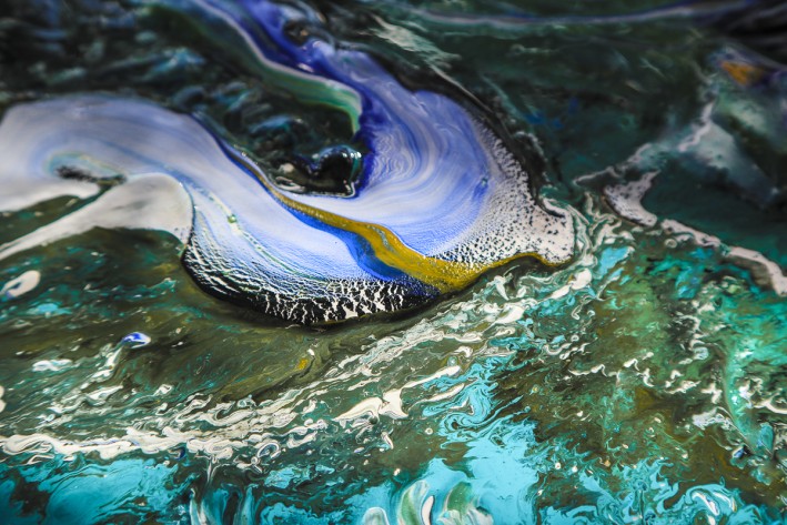 Fluid Landscape, acrylic paint with silicone on canvas – Zia Atahi