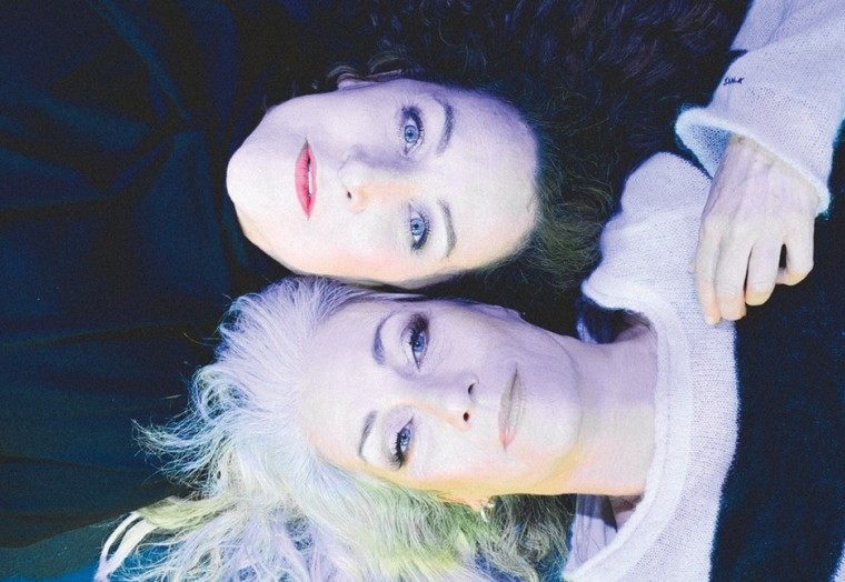 Wendy Matthews & Grace Knight – We’re Going to Graceland