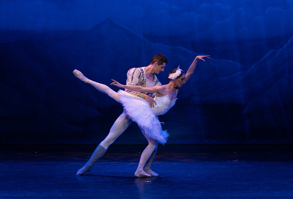 Victorian State Ballet: Swan Lake