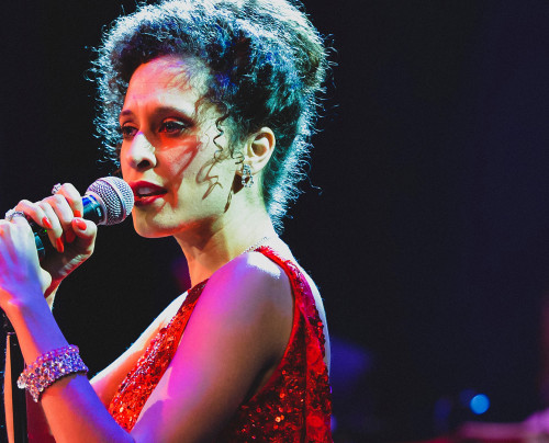 Daytime Music Theatre: Songs of Shirley Bassey