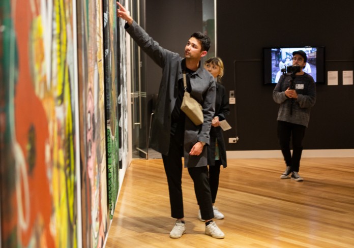 Enhance your Archibald Prize 2022 experience with a guided tour